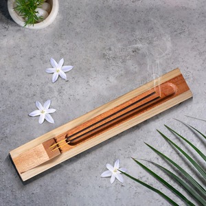 Elegante Quemador de Incienso Religioso de Madera India con Recolector de Ceniza Largo, Diseño Duradero para una Quema Limpia - Product Image 1