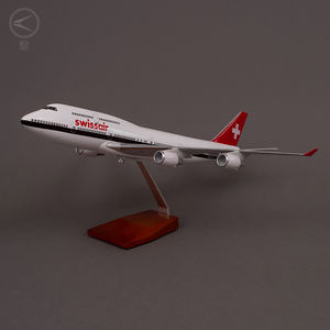 Décoration de la maison artisanat modèle d'avion Boeing747-400 Swiss Airlines 1/150 47cm taille en plastique nautique cadeau d'affaires PC / ABS - Product Image 6