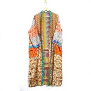 Patchwork motif imprimé fleuri pure soie longue Kimono Robe avec manches amples vêtements de plage robe de chambre robe de nuit pour les femmes - Product Image 1