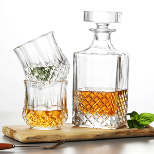 750ml Bouteille en verre pour whisky Vintage sculpté coupe nouveauté verre bouteilles de whisky liqueur Vodka whisky carafe ensemble - Product Image 1