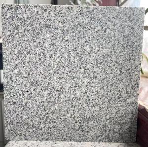 Bordure en granit gris sésame chinois, design moderne extérieur, tailles personnalisées, flammé, grand chanfrein sur le bord avant - Product Image 4
