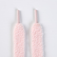 Lacets en polyester colorés de haute qualité, 1,3 cm de large, en peluche, avec un motif flocon de neige mignon, lacets plats doux pour baskets et bottes d'hiver