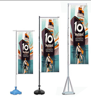 Les drapeaux publicitaires extérieurs remplis d'eau sont personnalisables, disponibles en plusieurs tailles, et livrés avec une base remplie d'eau au choix.