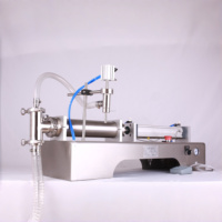 Machine de remplissage semi-automatique à pompe à piston en acier inoxydable de 5 à 5000 ml pour l'eau pure, les jus, le lait et les boissons en emballage verre