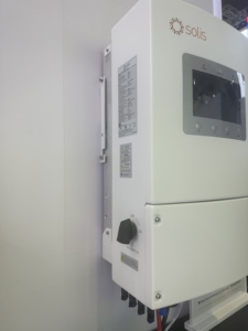 Inverter Solare Domestico Ouyad <span class=keywords><strong>HYG</strong></span> 500W 1000W 1200W 1500W 2000W MPPT, Tensione Massima DC 500 VDC, Onda Sinusoidale Pura Trifase Premium - Product Image 3