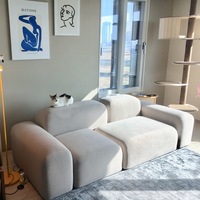 Juego de sofá de tela modular escandinavo para sala de estar compacta y arreglo creativo de hotel para huéspedes de apartamentos llenos de esponja