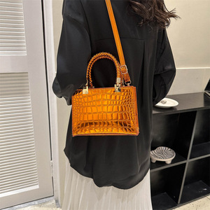 Bolsa de logotipo personalizada com estampa de pedra, bolsa feminina feita em forma de pedra brilhante com alça carteiro e alça de mão - Product Image 3