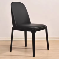 Chaise de salle à manger de restaurant commerciale en cuir rembourrée de style nordique moderne, chaise de restaurant en bois pour hôtel, café