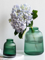 Vase en verre Art Déco vert à motif vertical – Contenant artistique pour fleurs, culture hydroponique, fleurs fraîches, mariage, maison