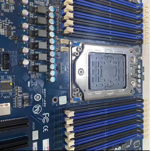 Carte mère de serveur E-ATX MZ31-AR0 avec socket unique SP3, prise en charge DDR4, compatible EPYC 7002 et 7001 - Product Image 3