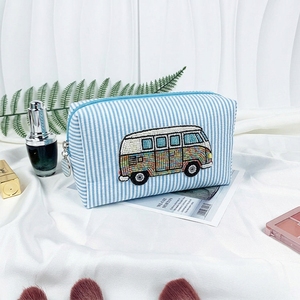 Bolsa de Cosméticos para <span class=keywords><strong>Camper</strong></span> <span class=keywords><strong>Van</strong></span> al por Mayor, Estuche de Maquillaje de Seersucker con Logotipo Personalizado, Bolsa de Aseo Rayada con Cuentas Hecha a Mano, Bajo MOQ, Directo de Fábrica - Product Image 2