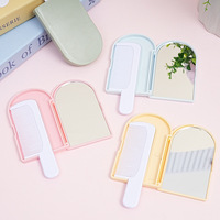 Sisir integrasi cermin kosmetik Mini portabel lucu, desain es krim pribadi lipat logo kustom alat cermin kecantikan rias