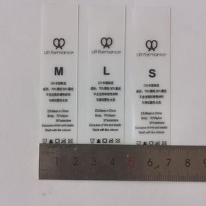 Étiquette <span class=keywords><strong>de</strong></span> vêtement en TPU personnalisée avec logo imprimé, élastique, respectueuse <span class=keywords><strong>de</strong></span> la peau, imperméable, <span class=keywords><strong>pour</strong></span> maillots <span class=keywords><strong>de</strong></span> bain, combinaisons <span class=keywords><strong>de</strong></span> plongée, vêtements d'extérieur, usine <span class=keywords><strong>de</strong></span> confection <span class=keywords><strong>de</strong></span> vêtements - Product Image 1