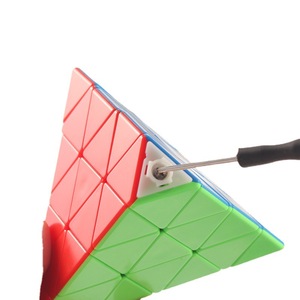 Yisheng 4x4 Pyramid Cube 4th Color Speedcube stimulant le cerveau pour les enfants de 8 à 13 ans - Product Image 2