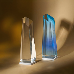 Trophée en cristal élégant haut de gamme avec logo personnalisé HBL, nouveau design, pour les employés exceptionnels - Product Image 1