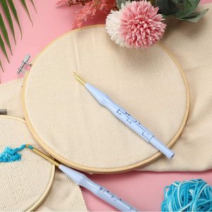 Juego de herramientas de ganchillo para tejer DIY con mango mágico, aguja de perforación de plástico cuadrada elegante, bordado de 3mm de espesor - Product Image 6