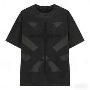 Fabricante de Ropa Urbana Personalizada: Camiseta Moderna para Hombre con Efecto Decolorado, Diseño de Cuervo, Se Acepta OEM/ODM - Product Image 1