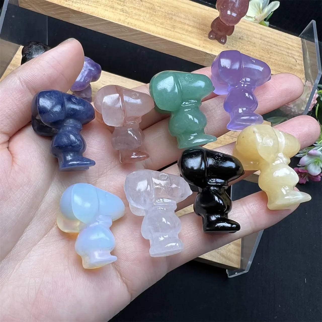 Wholesale Natural Crystal Dog Healing Stone Carved Craft Snoopy Mixed 3cm Rose Clear Quartz Dog