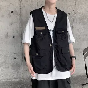 <span class=keywords><strong>Gilet</strong></span> d'<span class=keywords><strong>été</strong></span> décontracté pour hommes Gilets multi-poches Vintage Streetwear Male Sleeveless Coats Zipper Buttons Cargo Jackets Unisex - Product Image 4