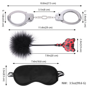 Set SM per Adulti, Manette in Metallo Nero e Rosso, Maschera per Occhi, Stimolazione con Piume, Set di Tre Pezzi per Coppie - Product Image 3