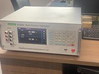 Calibrateur de Multifonction de Laboratoire Électrique de Haute Précision Dispositif de Test de Calibrateur de Multimètre ET3000-2B Peut Être Sortie Big MA