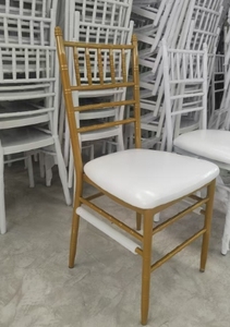 Dominate nuevo diseño de lujo oro de acero inoxidable espalda cruzada banquete Silla de boda con almohadillas blancas de PU - Product Image 4