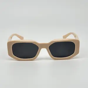 2024 à la mode marque concepteur lunettes forme ovale femmes Style Punk épais nuances lunettes de soleil hommes femmes luxe