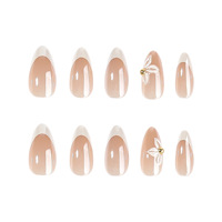 Faux ongles de luxe pour mariée à presser, forme amande, manucure française classique blanche, motif floral 3D givré, ornement doré électroplaqué