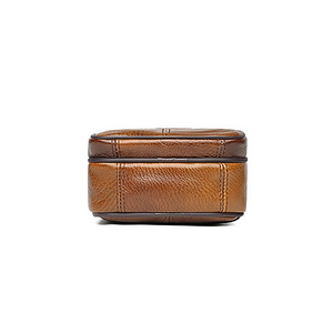 Nueva tendencia calidad deporte al aire libre portátil impermeable Crossbody Real cuero antirrobo bolsillo Vintage cuero pecho bolsas para hombres - Product Image 5