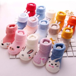Vente en gros de chaussettes antidérapantes en coton épaissi pour bébé de 0 à 3 ans pour nouveau-né pour enfants - Product Image 2