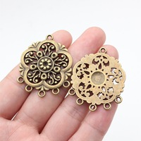Médaille florale en filigrane 39x32mm, connecteur de lustre à 6 boucles en bronze antique pour boucles d'oreilles à pampilles style bohème