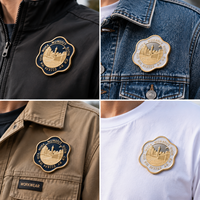 Broche en métal OEM personnalisée, en forme de paysage urbain, avec bordure fleurie, électroplaquée et en relief, pour touristes