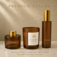 Lot de 3 bougies de luxe personnalisées en vrac, avec récipients esthétiques, couleurs Pantone, pots givrés brillants, et bouteilles diffuseurs en verre avec logo personnalisé