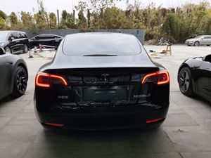 รถยนต์เทสล่า รุ่น <span class=keywords><strong>3</strong></span> ปี <span class=keywords><strong>2022</strong></span> แบบ <span class=keywords><strong>Performance</strong></span> ขับเคลื่อนสี่ล้อ ระบบขับเคลื่อนด้วยพลังงานไฟฟ้า  พวงมาลัยซ้าย  ประเภทรถซีดาน สีภายนอกดำ  ระยะทางวิ่งแบบ NEDC 100-150 กม. แบตเตอรี่ 30 กิโลวัตต์ชั่วโมง - Product Image 4