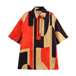 Blus atasan kasual wanita lengan pendek kerah terlipat motif warna-warni diskon besar - Product Image 1