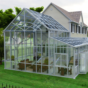 Solárium con Techo de Doble Vidrio Templado, Diseño Triangular, Espacio de Vida Exterior para Villa Contemporánea, Alta Transmitancia de Luz - Product Image 1
