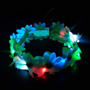 Bandeau <span class=keywords><strong>de</strong></span> <span class=keywords><strong>fleurs</strong></span> <span class=keywords><strong>de</strong></span> marguerite lumineux pour fête hawaïenne, <span class=keywords><strong>couronne</strong></span> <span class=keywords><strong>de</strong></span> <span class=keywords><strong>fleurs</strong></span> LED clignotante pour fille - Product Image 1