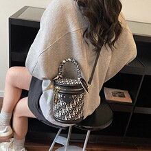 Bolsos de Mano Pequeños de Metal para Mujer, Bolso de Moda para Chicas, Bolso de Mano para Fiesta, Bolsos de Mano para Mujer, Bolsa de Cosméticos - Product Image 4