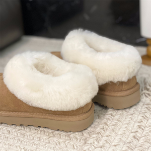 Botas de Nieve UUGS de Invierno Personalizadas de Diseño de Lujo, Hechas a Mano con Lana Premium, Suela Gruesa, Elegantes Botas Unisex UGGS - Product Image 3