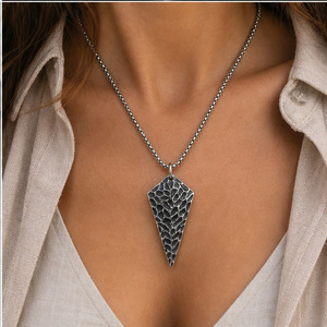 Collar con colgante de flecha de acero inoxidable yunnique, diseño geométrico para hombre, 3x60cm, colgante individual, joyería - Product Image 4