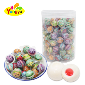 Vente en gros de balles de bonbons gélifiés en forme de monstre de dessin animé avec un centre de confiture de fruits liquide - Product Image 1