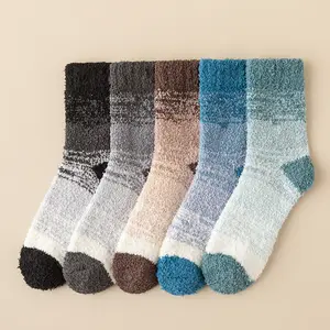 Desain baru kustom musim dingin Anda sendiri pola desain Fuzzy lembut hangat kru lantai berbulu halus wanita dalam ruangan kaus kaki