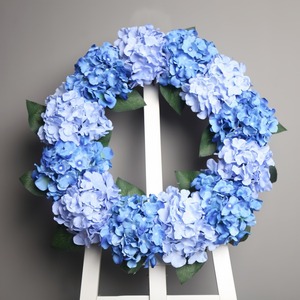 Ghirlanda Artificiale di Alta Qualità da 60cm con Fiori di Hdrdrangea, Grande Decorazione Floreale per Lauree - Product Image 4