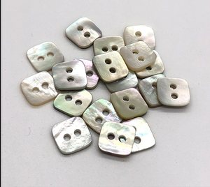 Bottoni in Madreperla Naturale Agoya con Logo Personalizzato, 2 o 4 Fori, 14L 16L 18L 20L 24L, 18 Linee, Grigio <span class=keywords><strong>Narce</strong></span> Akoya, Guscio Spesso - Product Image 3