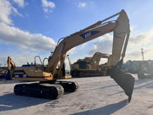 Excavatrice Caterpillar 320B d'occasion en bon état disponible à un prix compétitif / Prête pour un déploiement immédiat - Product Image 6