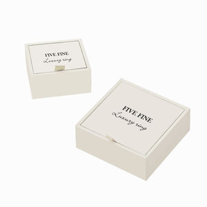 Empaque Rígido Tipo Libro de Cartón Blanco con Logotipo Personalizado Hecho a Mano, Laminación Mate para Caja de Anillos, Pulseras y Aretes - Product Image 2