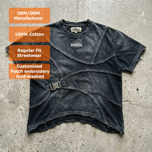 Camiseta Oversize Vintage para Hombre con Lavado Ácido, Estilo Urbano, Algodón Pesado Personalizado, Techwear, Bordes Desgastados, Diseño con Hebilla Metálica - Product Image 1