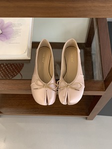 OEM ODM Mocassins pour femmes en satin soyeux à bout Tabi fendu, avec petit nœud, à enfiler, sans talon, légers, antidérapants, silencieux, souples, décontractés pour le quotidien - Product Image 2