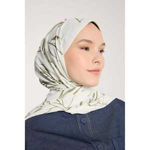 ผ้าพันคอพิมพ์ลายสำหรับผู้หญิง Pure Tone น้ำหนักเบา ระบายอากาศได้ดี ลายใบไม้สีเขียวงาช้าง ผ้าฝ้ายผสมโพลีเอสเตอร์ ดีไซน์ลายดอกไม้ สำหรับงานปาร์ตี้ - Product Image 1