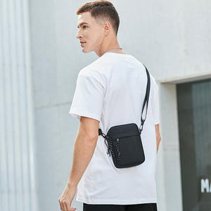 Sacs bandoulière messager unisexe en polyester imperméable, tendance, pour usage quotidien, avec fermeture éclair, noir, vente en gros usine - Product Image 3